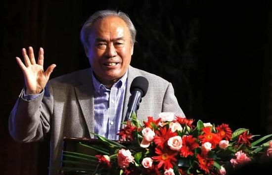 对阵热刺比赛中复出的朗斯塔夫和威尔逊本场能否继续出战：“肖恩（朗斯塔夫）是一个选择，但我们还有很多因素需要考虑，卡勒姆（威尔逊）也是如此。